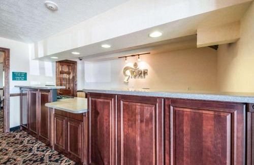 Charles Town Hotel | Rodeway Inn & Suites Charles Town