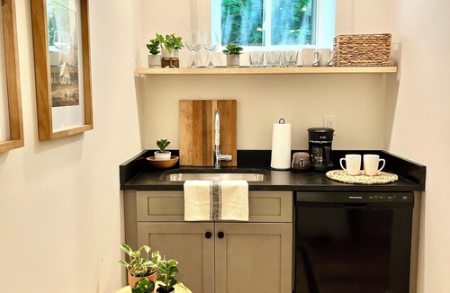 Buckland Apartment | Romantic 1-Bedroom Retreat in Downtown Shelburne Falls—Walk to Everything