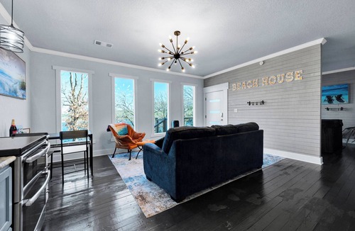 Bates House | Romantic getaway on the Lake! Hot tub, Private fishing dock and Mountain veiws!