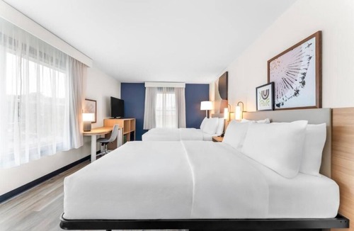 Essex Junction Hotel | Room Near Burlington Airport – Just 3.1 Miles Away with Continental Breakfast