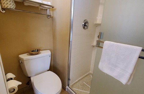 Russian Hill Hotel | Royal Pacific Motor Inn