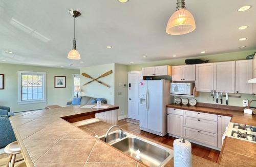 Boothbay Harbor Apartment | Sail Loft: Oceanfront Apartment on a Pier.