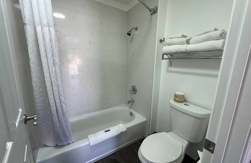 Livermore Hotel | Sands Motel
