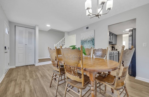 Sandy Springs House | Sandy Springs Townhome Near River & Dining