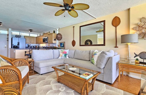 Diamond Head - Kapahulu - St. Louis Apartment | Sans Souci 204—🗺 2nd Floor Beachfront 1 Bedroom Apt+Parking! -Monthly Rental-
