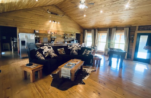 Combs Cabin | SASAFRASS luxury log Cabin, Creek,Lake Ride to the trails from the Cabin
