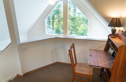 West Glacier House | Scenic House Located At The Doorstep to West Glacier National Park Entrance