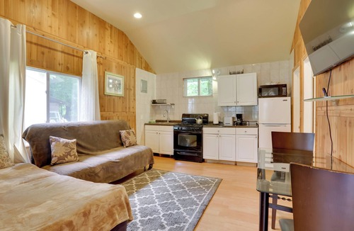 Mongaup Valley Cabin | Screened Porch + Fire Pit: Cabin Near Bethel Woods