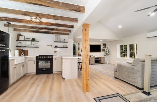 Loysville Cottage | Secluded 4 bedroom Cottage with hot tub & wood burning fire pit