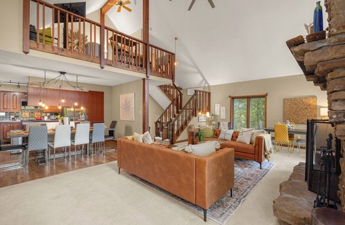 Jasper Cabin | Secluded Arkansas Grand Canyon Lodge Pool + Hot Tub Sleeps 16+