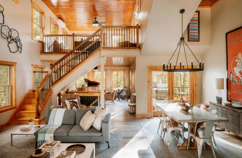 Pond Eddy House | Secluded Catskills 3BR with Hot Tub & Roof Deck