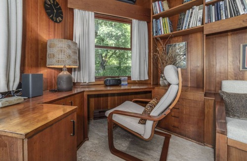 Lexington House | Secluded Mid-Century Retreat w/mtn views, near WLU, VMI