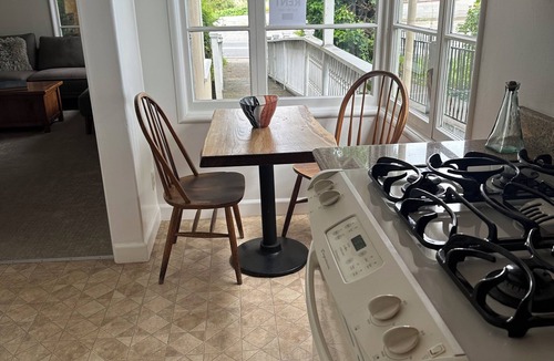 Oakmore Apartment | Serene 1-bedroom apartment in charming Upper Glenview perfect for your stay.