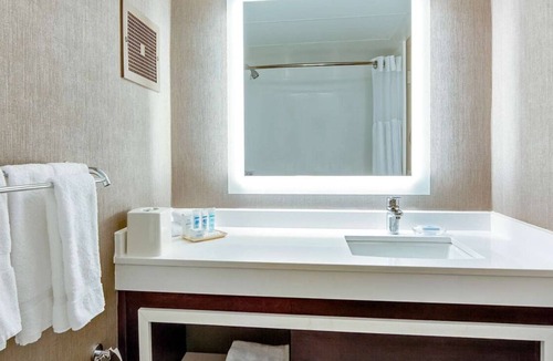 Atlanta Hotel | Serene Retreat Near Cobb Galleria! Pet-friendly Property, Outdoor Pool!