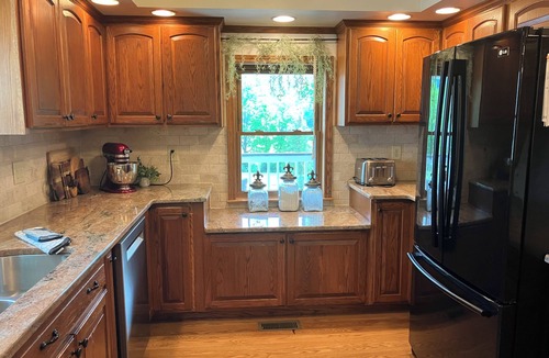 Orbisonia House | Shadow Ridge Farm & Retreat - Pool, Hot Tub, Pickleball & Pond - sleeps 35