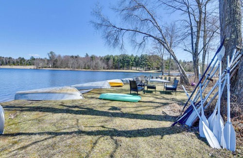 Ellenville Cabin | Shared Fire Pit & Kayaks: Catskills Lake Retreat!