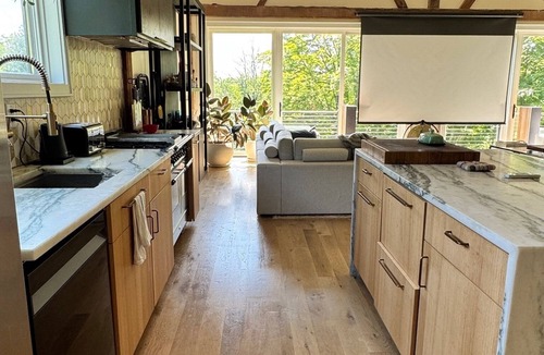 North Branch House | Silent G Farms: 8 bedroom, 3 houses, 20 acres, hot tub, sauna, pond, sleeps 22