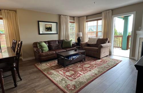 Edray House | Ski in and out, pet and kid friendly, slope side townhouse