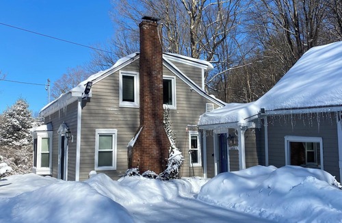Dorset House | Skiing house Serene 3-bedroom house with AC in charming Dorset