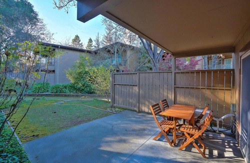 University South Apartment | Sleek Palo Alto 1BR w/A/C & W/D, nr Restaurants, by Blueground
