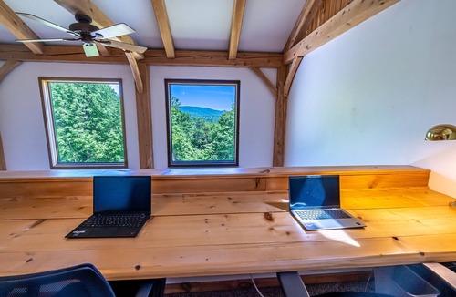 North Creek House | Sleeps 12 | 40 Private Acres | 10 Min Gore Mountain | 5BR Lodge