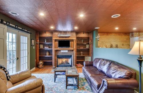 Smethport Apartment | Smethport Vacation Rental w/Fireplace & Lake View