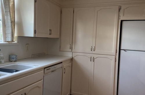 Cambrian Community House | Solar Heated Pool, Staycation Lovely 3bed/2ba Home