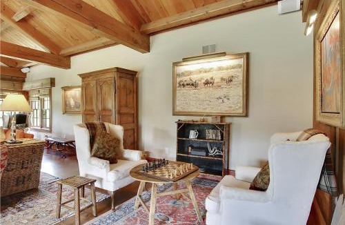 Stowe Hollow House | Soupcon: 4 br, fireplaces, game room, sauna, hot tub, views!