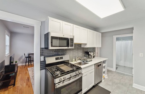 New Haven Apartment | Spa Inspired - 3BR Comfort Suite - Near Yale
