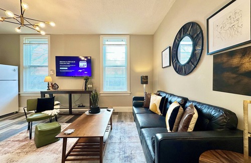 Harrisburg - Hershey Apartment | Spacious 3-bedroom apartment with AC, WiFi in charming Harrisburg