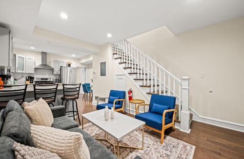 Southwark Apartment | Spacious 3-Bedroom Apt in the Heart of Philly
