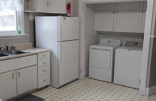 Rumford Apartment | Spacious 3-bedroom apartment near Black mnt, Sunday river, Rumford hospital.