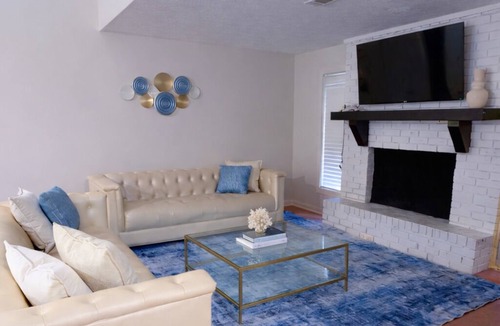 Church Street House | Spacious 3bedroom, 2bath located in Jonesboro/mins to ATL Airport & Atlanta City