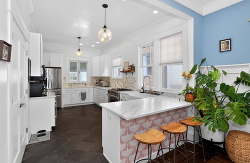 Poncey-Highland House | Spacious 3BR/3 Bath Bungalow w/Porch and a Yard - Near the Beltline and Stadium