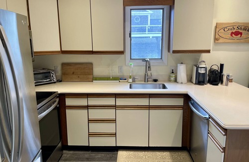 Bethany Beach House | Spacious 3BR End Unit Townhome with Pool, 3 Blocks to Beach