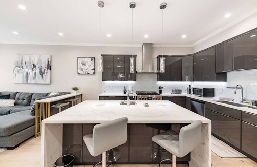 Bayview House | Spacious 4-bedroom townhome in enchanting San Francisco with AC