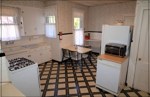 Plainfield House | Spacious 4-bedroom house in quaint Plainfield with AC And WiFi
