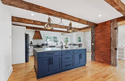 Belgrade House | Spacious 4-bedroom house with chef's kitchen - Historic Belgrade Village
