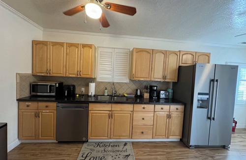 San Jose House | Spacious 4-bedroom house with pretty yard in downtown San Jose