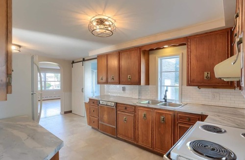 Campbelltown House | Spacious 4-bedroom house in Palmyra - just 6 miles from Hersheypark!