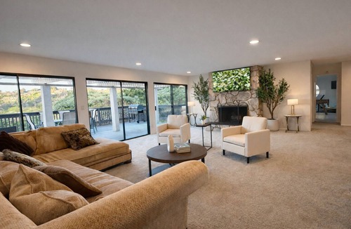 Hidden Valley House | Spacious 4BD La Jolla Ocean Views Jacuzzi