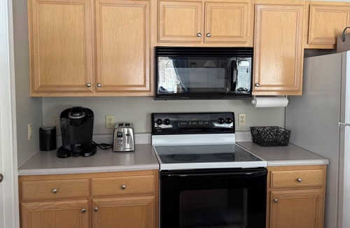 Bartlett House | Spacious 4BR Retreat/Short Walk To Saco River/Prime Location