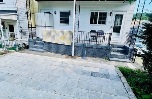 Ashland House | Spacious 5-bedroom apartment in charming Ashland with WiFi