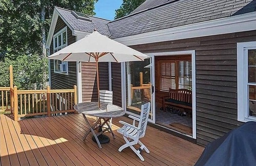 Damariscotta House | Spacious 5-bedrooms on dead end street. WIFI. Walk to charming Damariscotta.