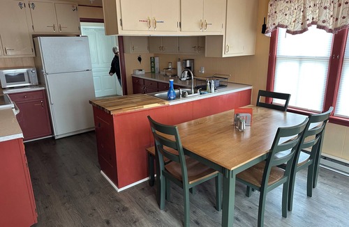 Rebuck House | Spacious 5-bedroom house with WiFi, AC in lovely Selinsgrove