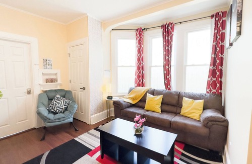 Tarrytown House | Spacious 8-bedroom house in beautiful Sleepy Hollow with AC