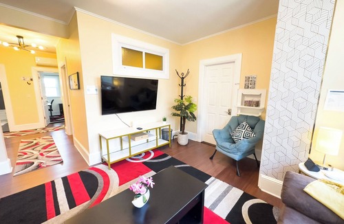 Tarrytown House | Spacious 8-bedroom house in beautiful Sleepy Hollow with AC