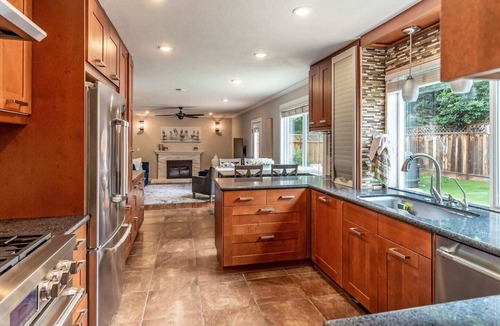 Rancho Santa Teresa House | Spacious and comfortable 5-bedroom home in San Jose, ideal for families, relocations, and extended stays. Features a private backyard, ample parking, and easy access to major highways, tech campuses, and local dining.