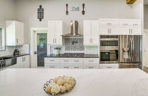 Omaha House | Spacious Barndominium Near Branson w/Game Rooms