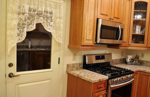 Middletown Cottage | Spacious Cottage Rental with Creek Views near Harrisburg and Hershey, Pennsylvania
